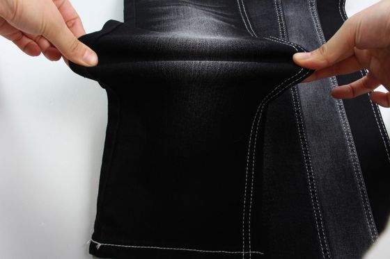 Tessuti di denim con retro nero