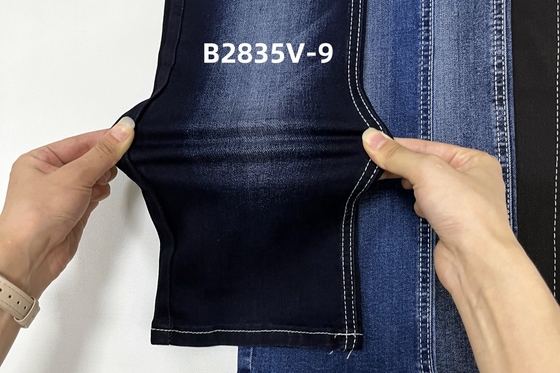 Disponibile in tessuto di denim di colore blu scuro e di peso medio, pronte per la fabbricazione di jeans
