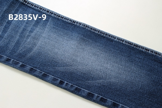 Disponibile in tessuto di denim di colore blu scuro e di peso medio, pronte per la fabbricazione di jeans