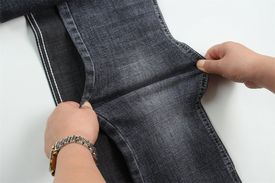 Di qualità superiore nero scuro crosshatch Slub stretch stoffa denim per uomini jeans