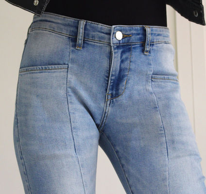 339 gsm 2% tessuto denim ad alta elasticità con fiammatura blu scuro 160 cm di larghezza